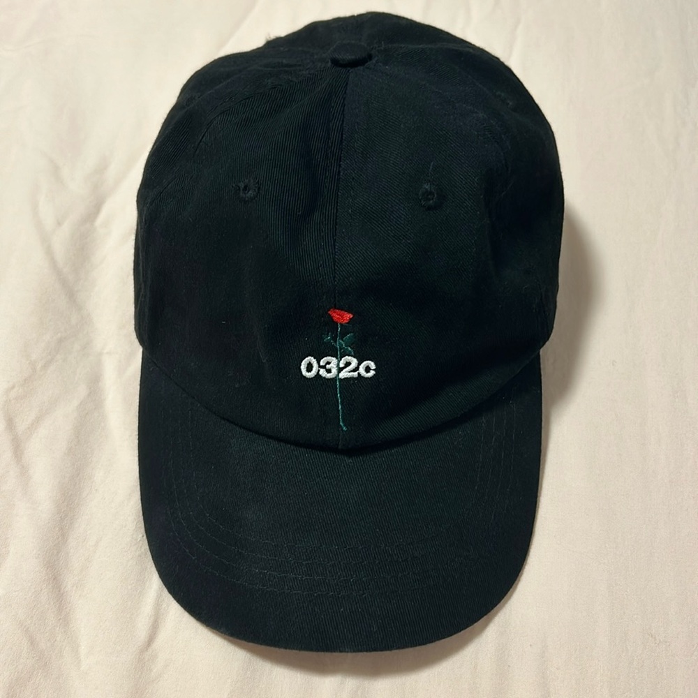 032c Hat